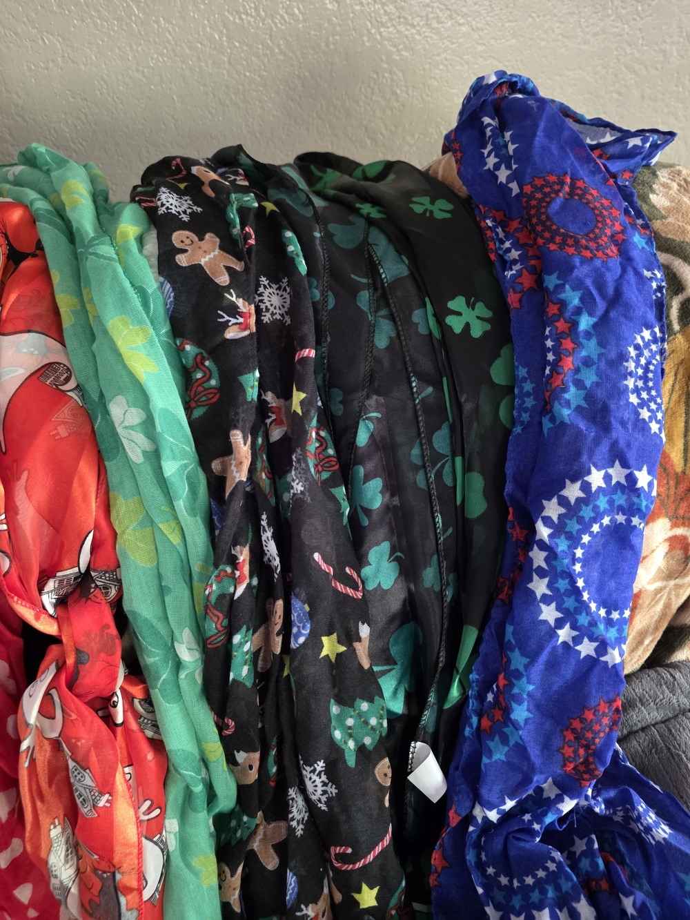 Women's Black Shamrock Print Scarf - Versatile Fashion Wrap